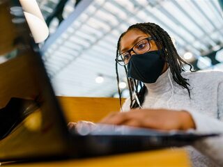 Mondkapjesplicht wordt mogelijk volgende week afgeschaft