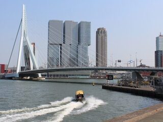 Extra mosquito's in Rotterdam om overlast van hangjongeren tegen te gaan