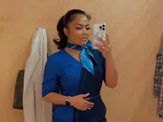 Stewardess ontslagen na virale twerk-video in vliegtuig