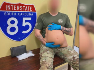 Vrouw gearresteerd nadat er cocaïne uit haar nepzwangere buik viel