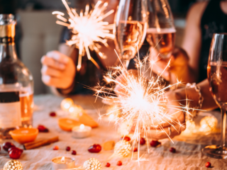 Politie gaat checken op volle woonkamers tijdens oud en nieuw