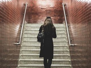 Waarom 'gewoon weggaan' bij een gewelddadige partner geen makkelijke optie is