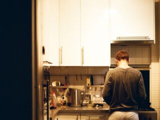 Zó herken je of je een emotie-eter bent: "Eten is niet altijd de oplossing"