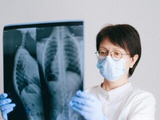 Aantal kankergevallen bij mensen onder de 50 jaar gestegen met bijna 80 procent