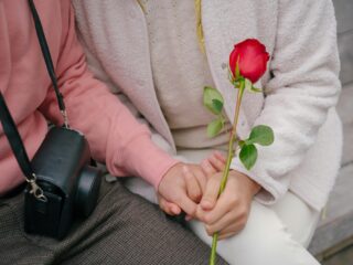 Man had per ongeluk twee jaar lang relatie met moeder: "Ik hou van oudere vrouwen"