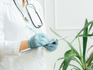 Nederlander krijgt haat na verwarring met Belgische veroordeelde gynaecologiestudent