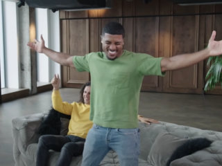 Poke maakt zwoele tropische versie van hit Wolter Kroes