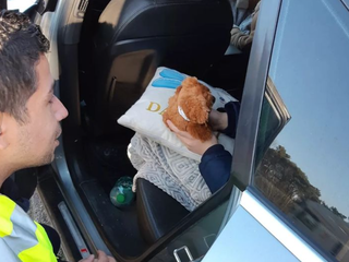 Politie helpt Oekraïens gezin dat al zes dagen op de vlucht was