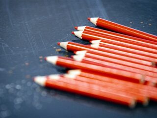 Rode stempotloodjes massaal te koop aangeboden: "limited edition, 1x gebruikt"