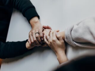 Emma is abortusbuddy: "Iedereen moet vrijheid hebben om eigen keuzes te maken"