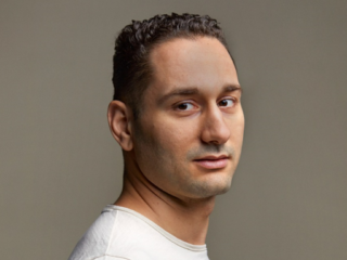 Rachid geeft jongeren advies over geld: "Ik had het vroeger ook niet breed"