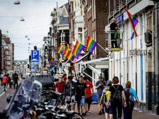 Rainbow-washing: 'Sommige bedrijven gebruiken de Pride-vlag als marketingtechniek'