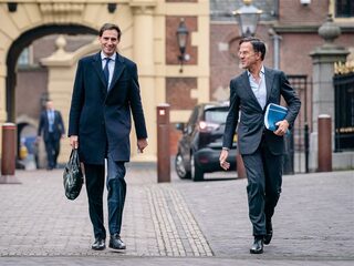 Concept-regeerakkoord per ongeluk in de trein gevonden