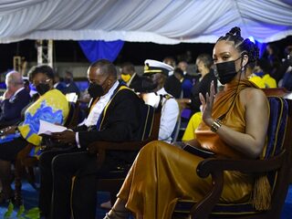 Rihanna is uitgeroepen tot nationale held van Barbados