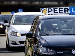 Rijlessen moeten anders volgens adviescommissie, rijbewijs wordt duurder