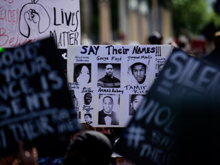 Ook deze slachtoffers van racistisch politiegeweld mogen niet vergeten worden