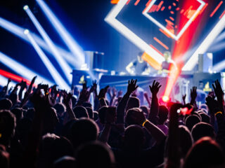 Man (23) doodgestoken op dansvloer in technoclub tijdens tweede kerstdag