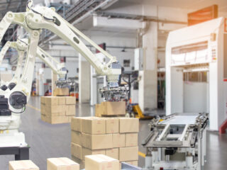 Man overlijdt door robot die hem aanziet voor doos groenten