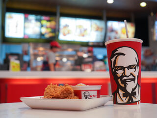 Internet gaat los op KFC's kruising tussen pizza en gefrituurde kip: Chizza