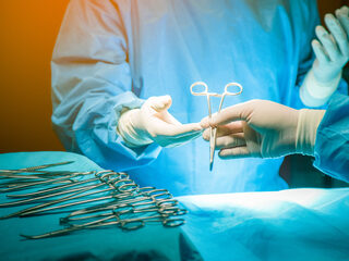 Duitse elektricien deed zich voor als arts en mutileerde mannen op eigen keukentafel