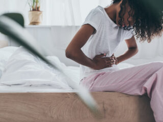 'Mooie Meisjes Poepen Niet': Sanne maakte een documentaire over darmklachten