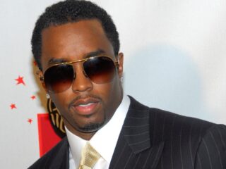 Zangeres klaagt Diddy aan voor seksueel misbruik en mishandeling