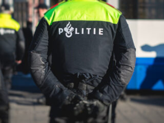 Agenten gewond na gevecht bij ontspoord studentenfeest in Rotterdam