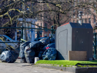 Ouders die baby in container achterlieten ook verdacht van moord op andere baby