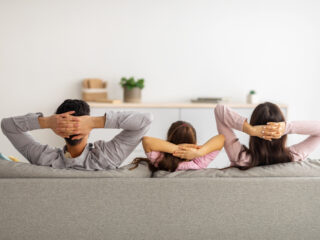 Kinderen mogen vanaf 2024 achternamen van beide ouders dragen