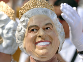 Dubbelganger queen Elizabeth gaat 'uit respect' met pensioen