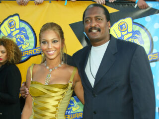 Vader Beyoncé reageert op schokkende uitspraken Kanye West: "Hoop dat hij hulp krijgt"