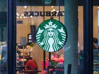 Starbucks moet oud-werknemer $25,6 miljoen betalen vanwege onterecht ontslag