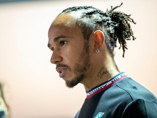 Lewis Hamilton wil met bod op Chelsea voetbalsport diverser maken