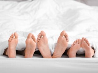 Vriendin van man wil trio, andere vrouw raakt zwanger