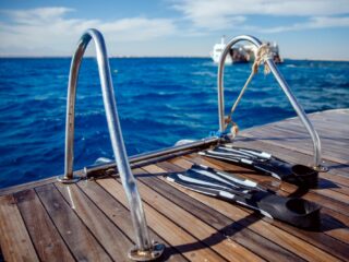 Stel dat na duiktrip werd achtergelaten op zee eist 5 miljoen euro schadevergoeding