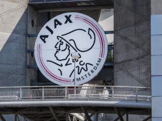 Volledige bestuursraad Ajax treedt af wegens gebrek aan vertrouwen