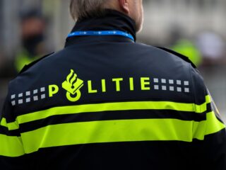 Drie woningen in Amsterdam vannacht getroffen door explosies