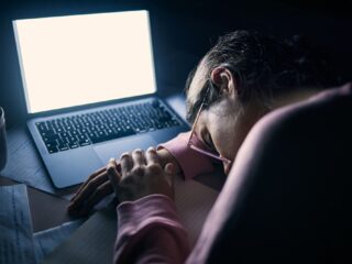 Studenten kampen met psychische klachten en hoge prestatiedruk: ''misvatting dat jongeren verwend zijn''