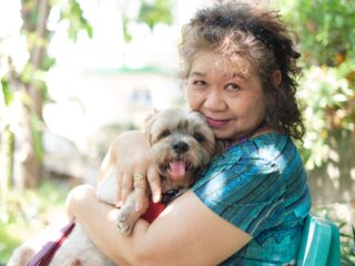 Vrouw laat 2,8 miljoen dollar na aan huisdieren nadat kinderen haar hebben verwaarloosd