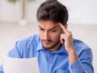 Slecht nieuws voor studenten: collegegeld wordt duurder terwijl de basisbeurs lager wordt