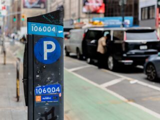 Gebruikers EasyPark woest om stijgende prijzen: Parkeerkosten worden 18x duurder