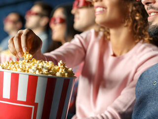 Eten en drinken niet toegestaan na achten in bioscoop of bij concerten