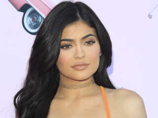 Kylie Jenner deelt eerste foto's en naam van zoontje