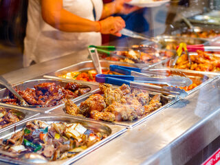 Man eet te veel bij all-you-can-eat-restaurant en is niet meer welkom