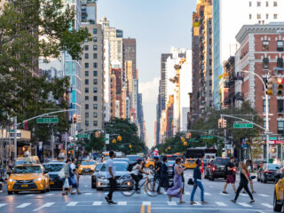 New York deelt geen boetes meer uit voor verkeerd oversteken vanwege racisme