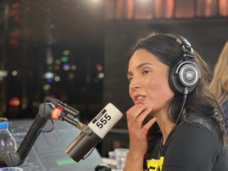 Actrice Sinem Kavus zet zich in voor Giro555: "Lang machteloos gevoeld"