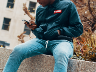 Jezelf kwijtraken door socialmediastress: "Ik vermijd beeldschermen nu"