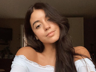 Zangeres en danseres Vivian kreeg kanker en een dwarslaesie: "Mijn droom viel in duigen"