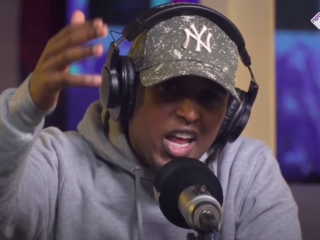 Warya spit rauwe sessie in de studio bij Yous!