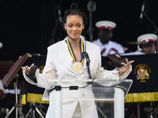 Fans voelen wassenbeeld van Rihanna totaal niet